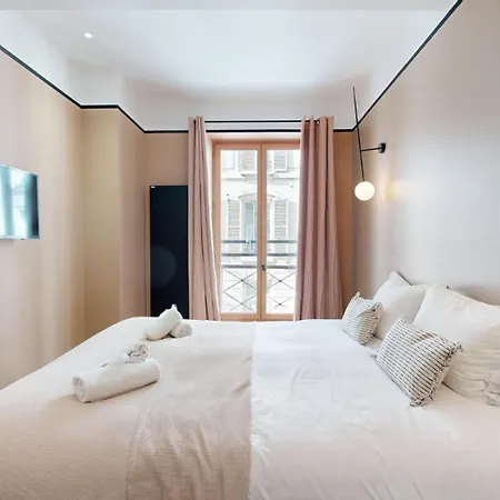 167 K - Superbe A Paris